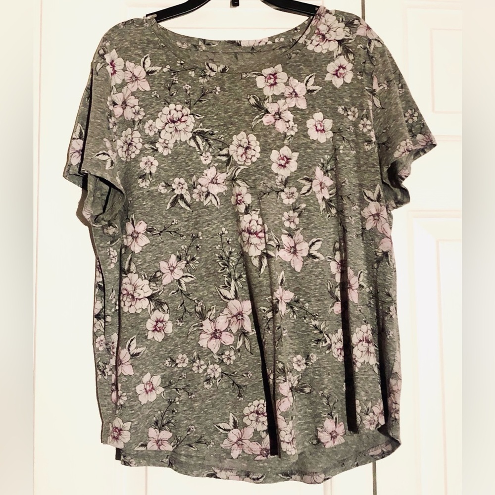 Aéropostale Seriously Soft Grey and Pink Floral Top